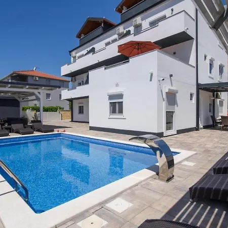 Apartmán In Okrug Gornji With Sea View, Balcony, Air Conditioning, Wifi 5134-6 *
