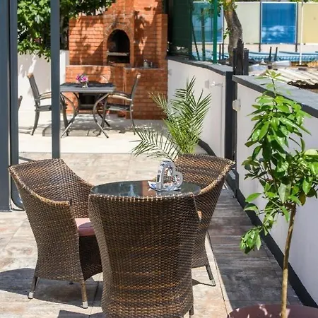 In Okrug Gornji With Sea View, Balcony, Air Conditioning, Wifi 5134-6 Apartmán